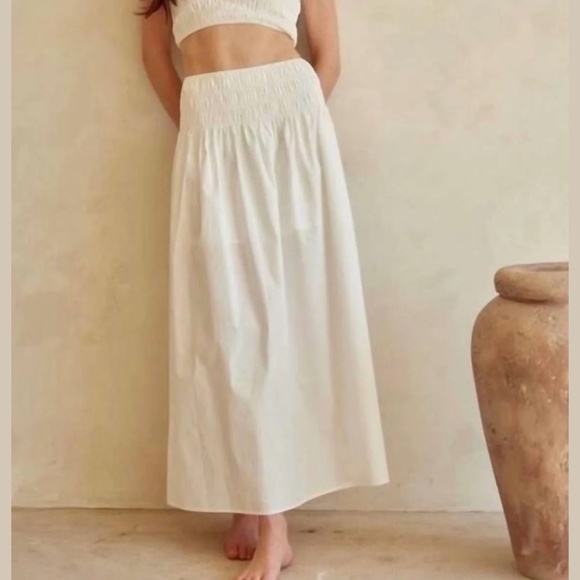 Crescent Dresses & Skirts - NWT - Crescent Smocked Waist Maxi Skirt, Size XS